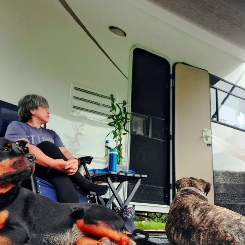 Meet your Posher, Mhonay